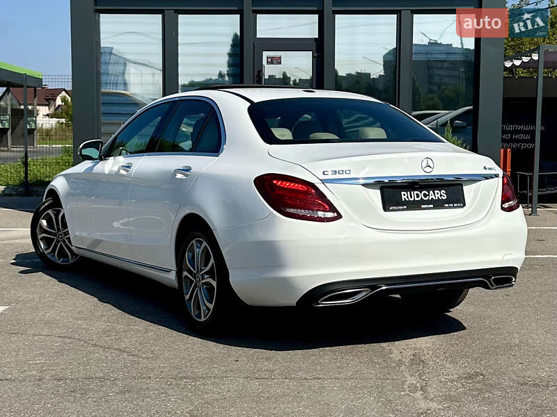 Седан Mercedes-Benz C-Class 2017 в Кременчуге