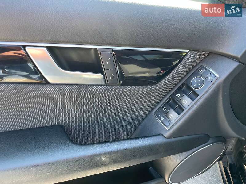 Универсал Mercedes-Benz C-Class 2013 в Киеве фото 12 Универсал Mercedes-Benz C-Class 2013 в Киеве