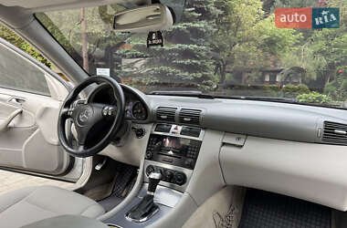 Седан Mercedes-Benz C-Class 2005 в 