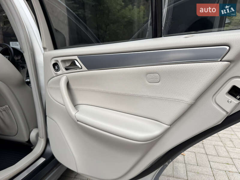 Седан Mercedes-Benz C-Class 2005 в Дрогобичі