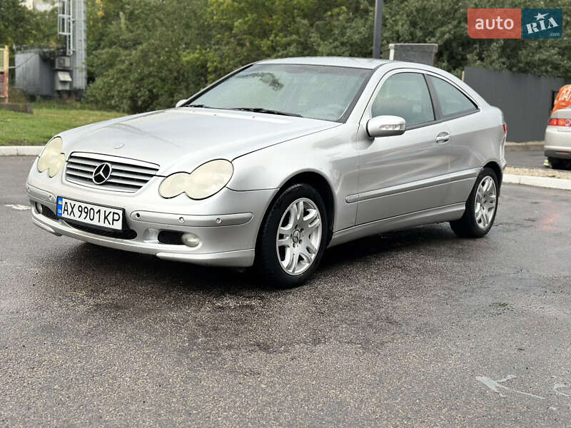 Купе Mercedes-Benz C-Class 2001 в 