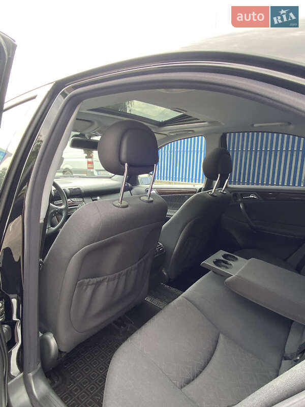 Седан Mercedes-Benz C-Class 2003 в Вінниці