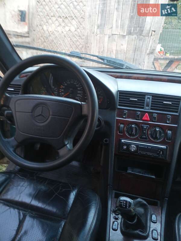 Седан Mercedes-Benz C-Class 1996 в Володимирі