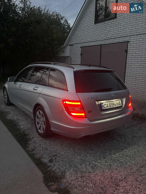 Універсал Mercedes-Benz C-Class 2011 в Чорнобаї