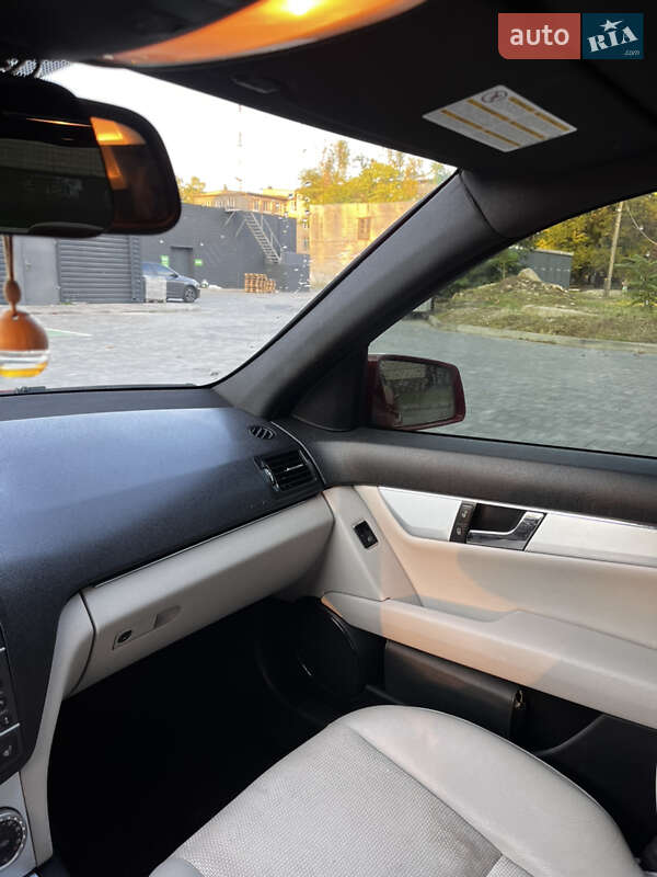 Седан Mercedes-Benz C-Class 2010 в Кривому Розі фото 15 Седан Mercedes-Benz C-Class 2010 в Кривому Розі
