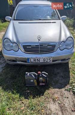 Седан Mercedes-Benz C-Class 2003 в Мені
