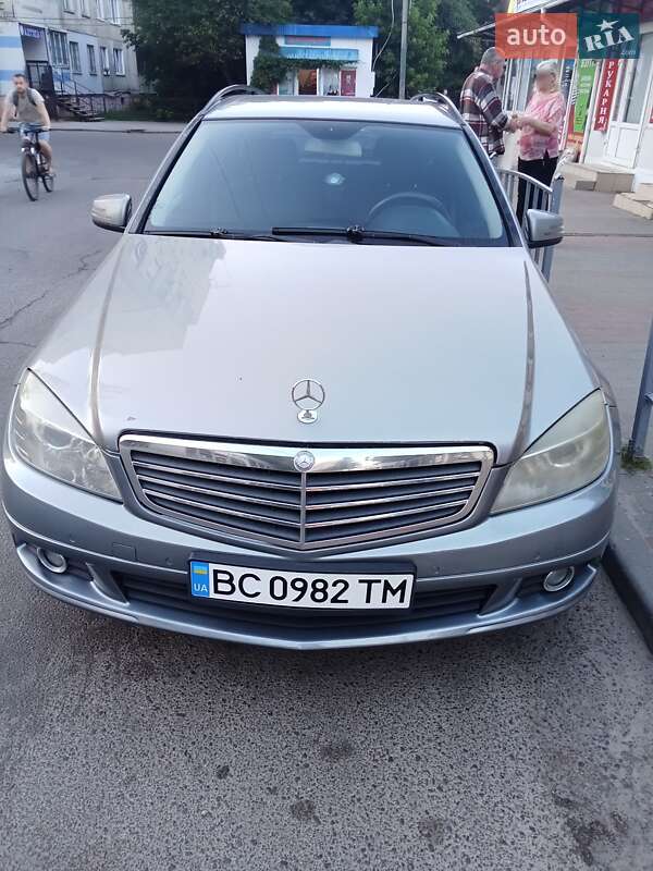 Универсал Mercedes-Benz C-Class 2010 в Львове