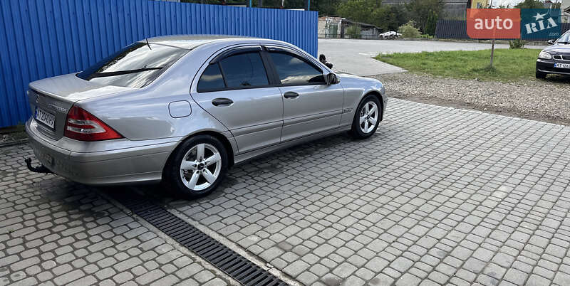Седан Mercedes-Benz C-Class 2004 в Ивано-Франковске