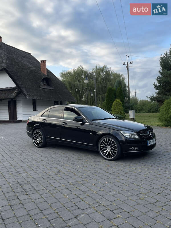 Седан Mercedes-Benz C-Class 2007 в Івано-Франківську