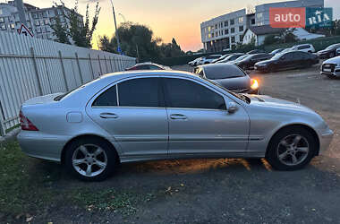Седан Mercedes-Benz C-Class 2004 в Києві