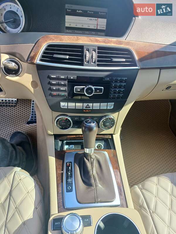 Седан Mercedes-Benz C-Class 2012 в Белой Церкви