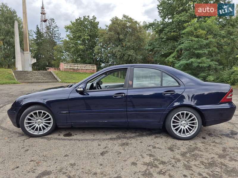Седан Mercedes-Benz C-Class 2001 в Калуше