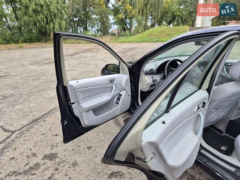Седан Mercedes-Benz C-Class 2001 в Калуше