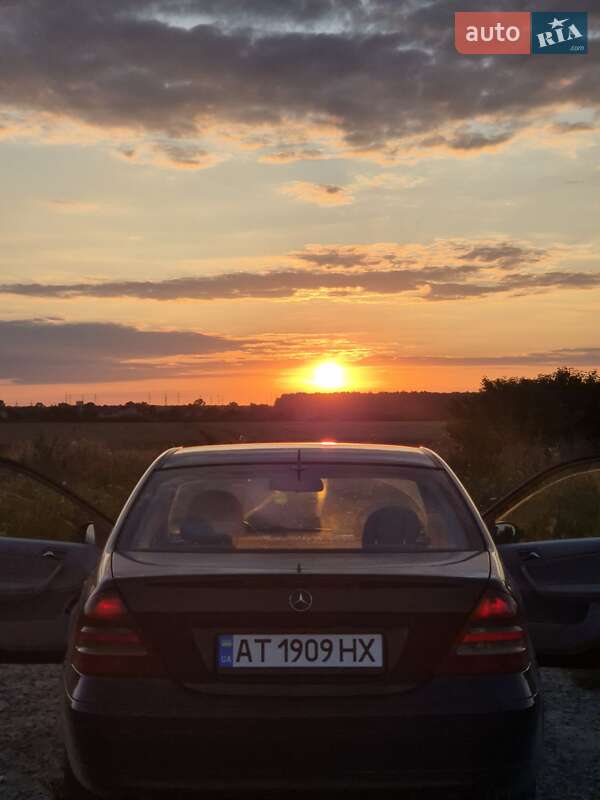 Седан Mercedes-Benz C-Class 2001 в Калуше