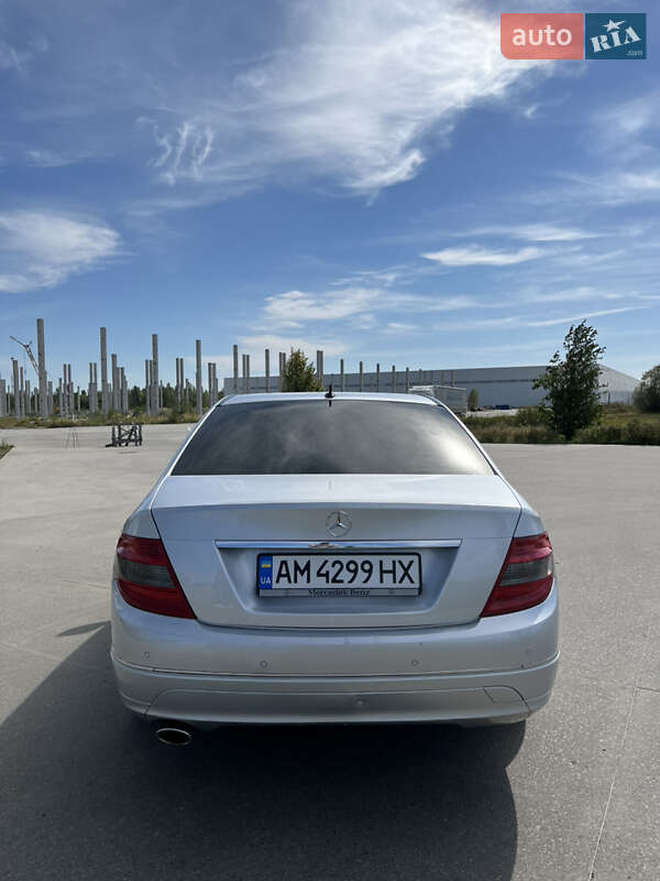 Седан Mercedes-Benz C-Class 2008 в Коростене