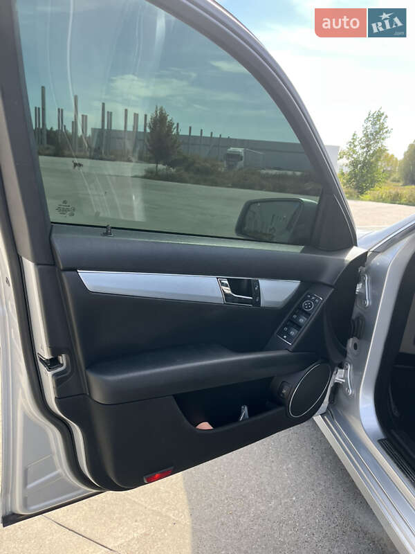 Седан Mercedes-Benz C-Class 2008 в Коростене