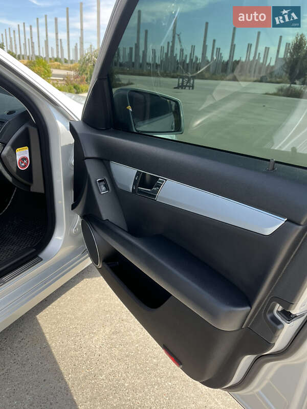 Седан Mercedes-Benz C-Class 2008 в Коростене