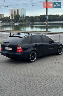 Універсал Mercedes-Benz C-Class 2004 в 