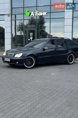 Універсал Mercedes-Benz C-Class 2004 в 