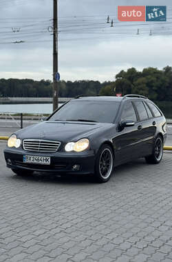 Універсал Mercedes-Benz C-Class 2004 в 