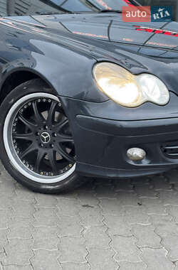 Універсал Mercedes-Benz C-Class 2004 в 