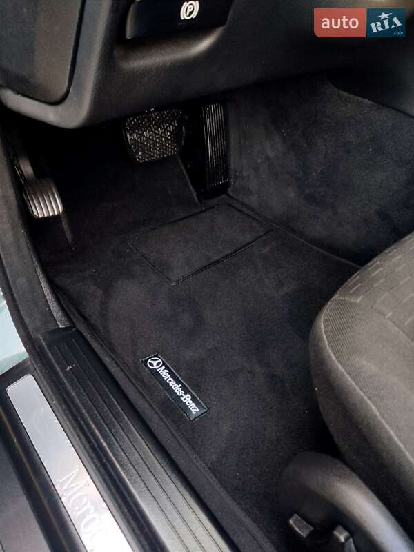 Универсал Mercedes-Benz C-Class 2006 в Житомире