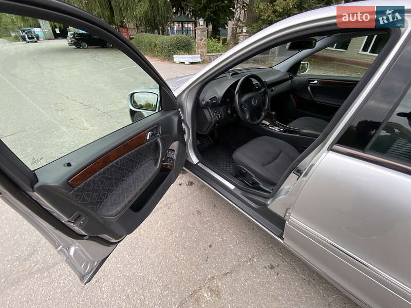 Седан Mercedes-Benz C-Class 2002 в Калиновке