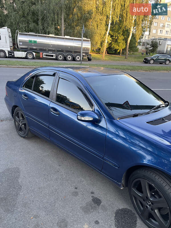 Седан Mercedes-Benz C-Class 2003 в Виннице