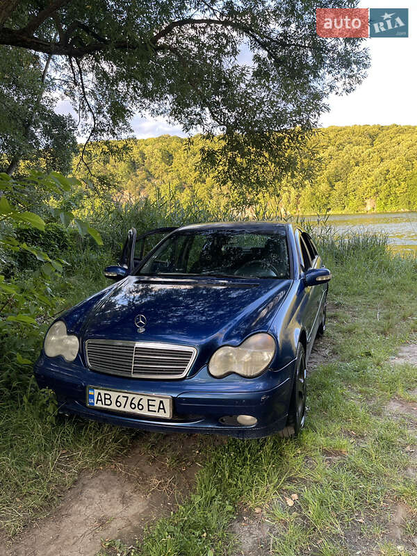 Седан Mercedes-Benz C-Class 2003 в Виннице