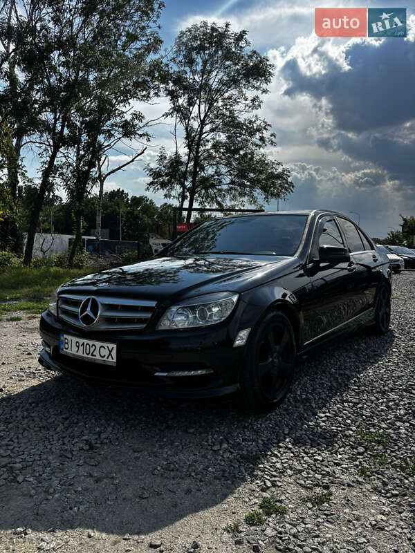 Седан Mercedes-Benz C-Class 2010 в Полтаве