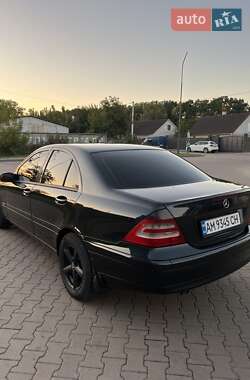 Седан Mercedes-Benz C-Class 2002 в 