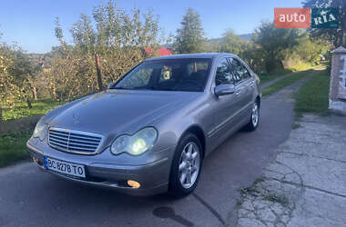 Седан Mercedes-Benz C-Class 2003 в  фото 8 Седан Mercedes-Benz C-Class 2003 в