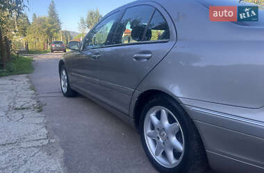 Седан Mercedes-Benz C-Class 2003 в  фото 14 Седан Mercedes-Benz C-Class 2003 в