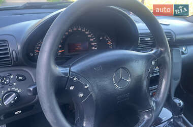 Седан Mercedes-Benz C-Class 2003 в  фото 24 Седан Mercedes-Benz C-Class 2003 в