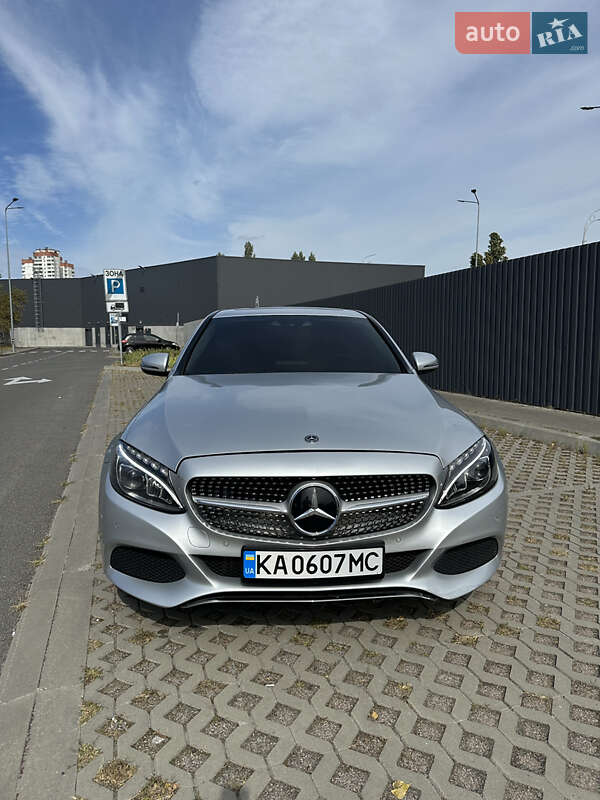 Седан Mercedes-Benz C-Class 2017 в 