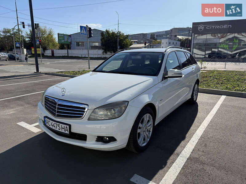 Універсал Mercedes-Benz C-Class 2010 в Києві