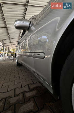 Седан Mercedes-Benz C-Class 2004 в 