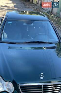 Седан Mercedes-Benz C-Class 2003 в 