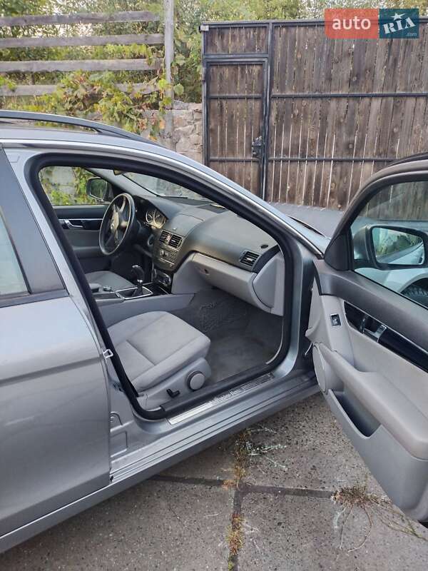 Универсал Mercedes-Benz C-Class 2007 в Киеве фото 8 Универсал Mercedes-Benz C-Class 2007 в Киеве