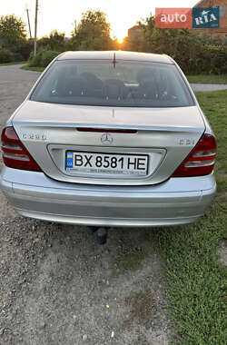 Седан Mercedes-Benz C-Class 2003 в 