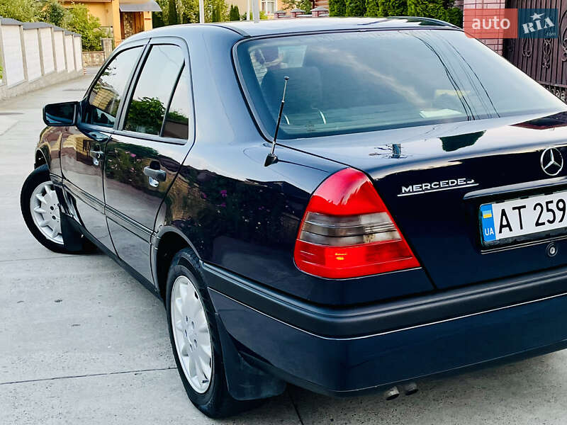 Седан Mercedes-Benz C-Class 1997 в Ивано-Франковске