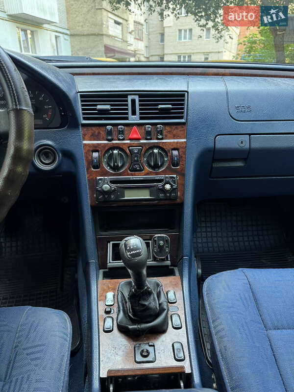Универсал Mercedes-Benz C-Class 2000 в Луцке