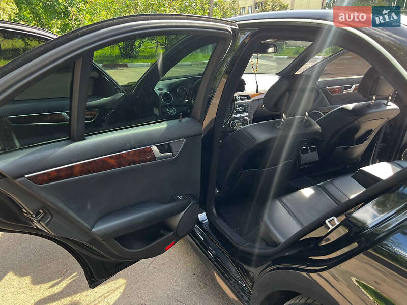 Седан Mercedes-Benz C-Class 2013 в Бучі