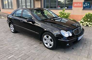 Седан Mercedes-Benz C-Class 2006 в Черновцах