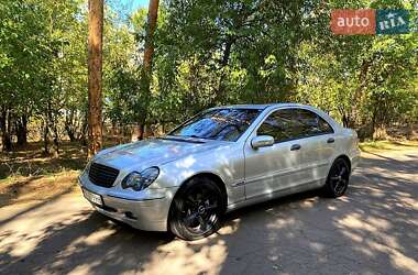 Седан Mercedes-Benz C-Class 2002 в 