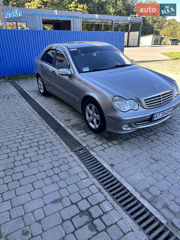 Седан Mercedes-Benz C-Class 2004 в Ивано-Франковске