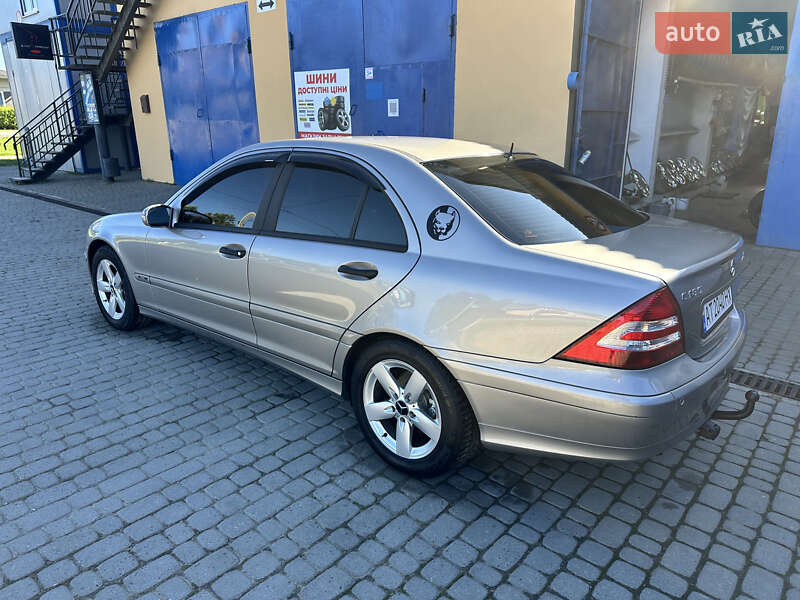 Седан Mercedes-Benz C-Class 2004 в Ивано-Франковске
