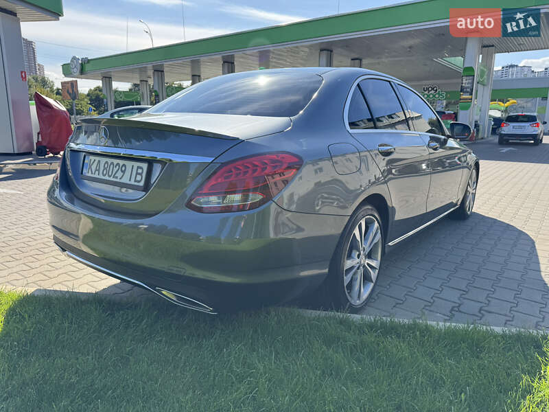 Седан Mercedes-Benz C-Class 2016 в Киеве