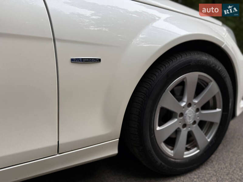 Седан Mercedes-Benz C-Class 2011 в Луцьку