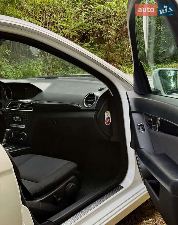 Седан Mercedes-Benz C-Class 2011 в Луцьку